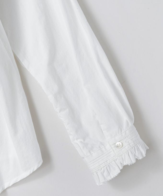 シェリー・E　コットンの立ち襟ギャザーブラウス　白