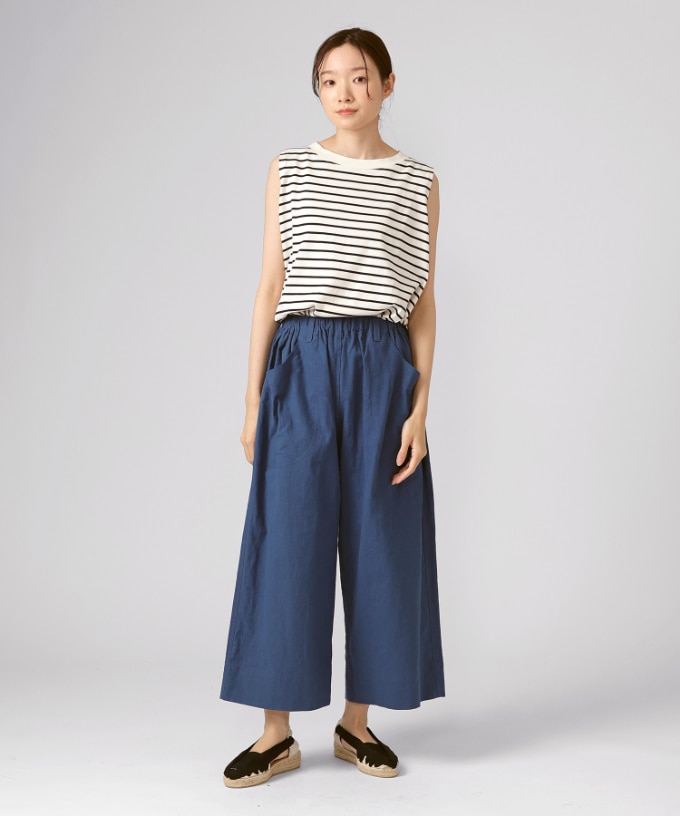 軽やかな白のシアーシャツにあわせたい「ブルネロ クチネリ」の