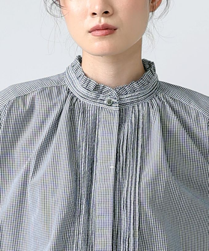 シェリー・F　ギンガムチェックの立ち襟ギャザーブラウス　