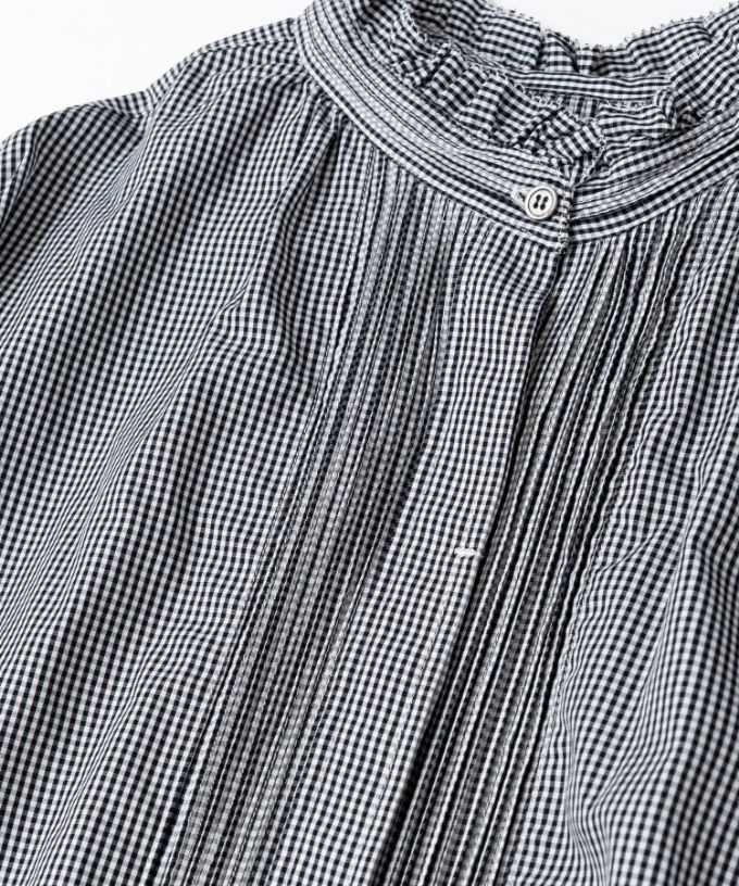 シェリー・F　ギンガムチェックの立ち襟ギャザーブラウス　