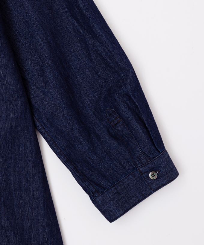 アニードレス・Ｃ　5オンスデニムのタック入りドレス