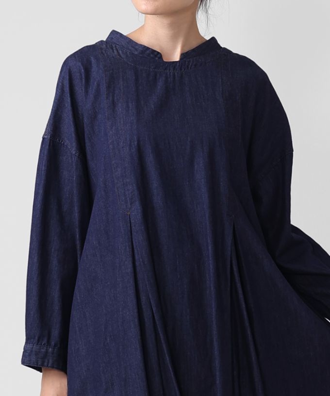 アニードレス・Ｃ　5オンスデニムのタック入りドレス