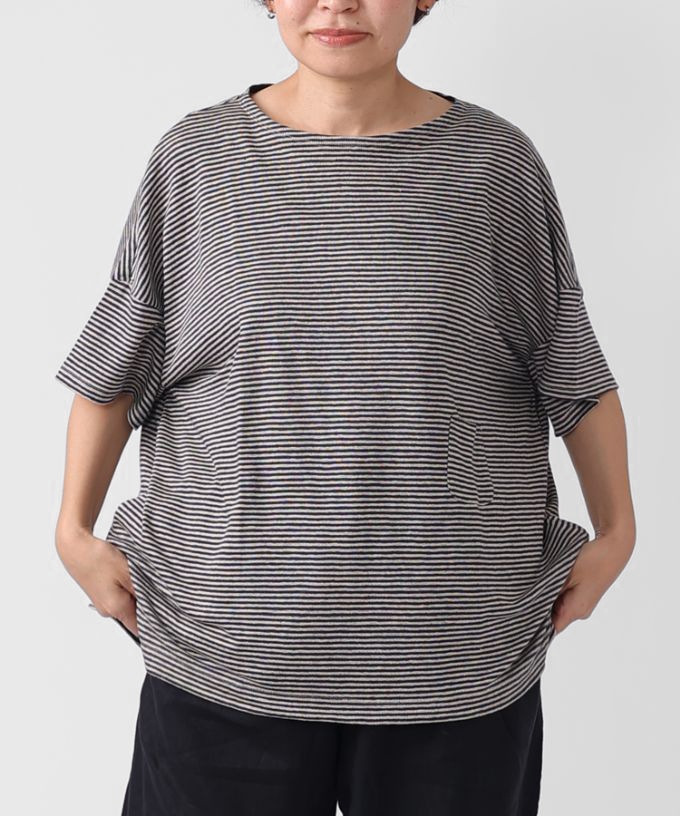 クルトップD　細ボーダーのナチュラルオーバーサイズトップ