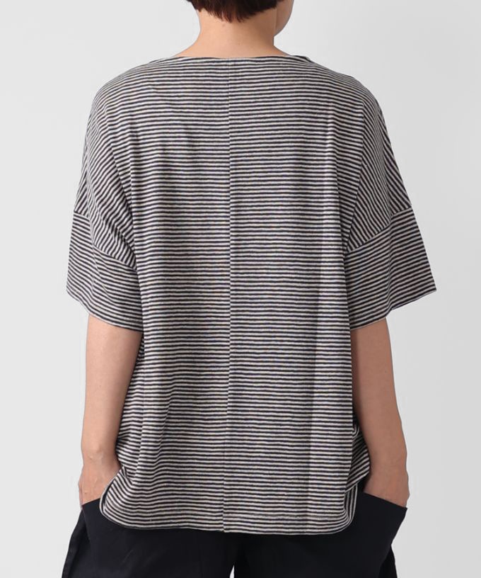 クルトップD　細ボーダーのナチュラルオーバーサイズトップ