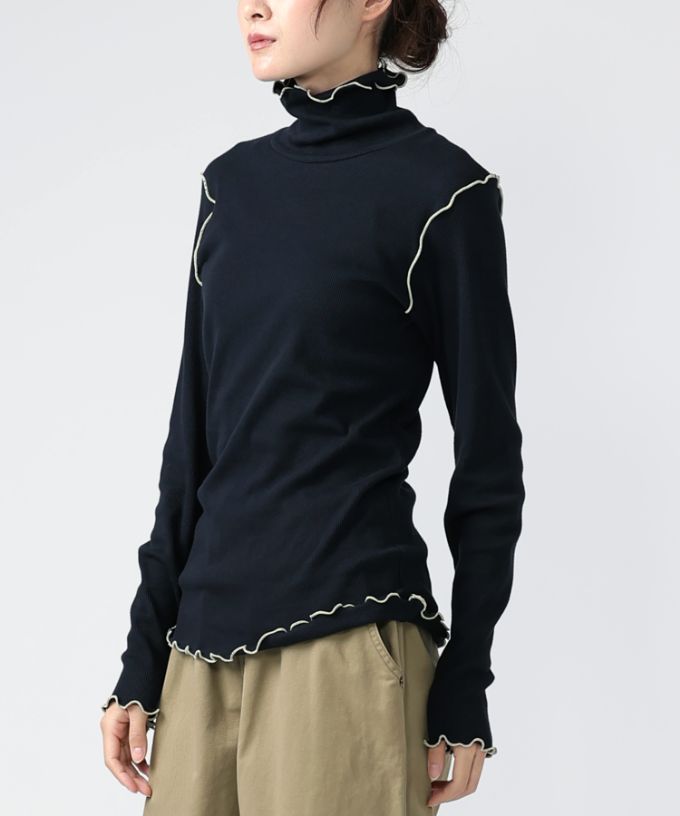 メリダタートル・Ｄ　メロー仕上げの柔らかなタートルネック