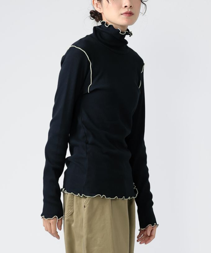 メリダタートル・Ｄ　メロー仕上げの柔らかなタートルネック