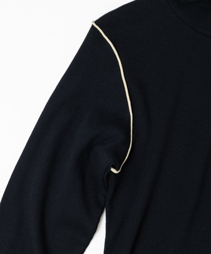 メリダタートル・Ｄ　メロー仕上げの柔らかなタートルネック