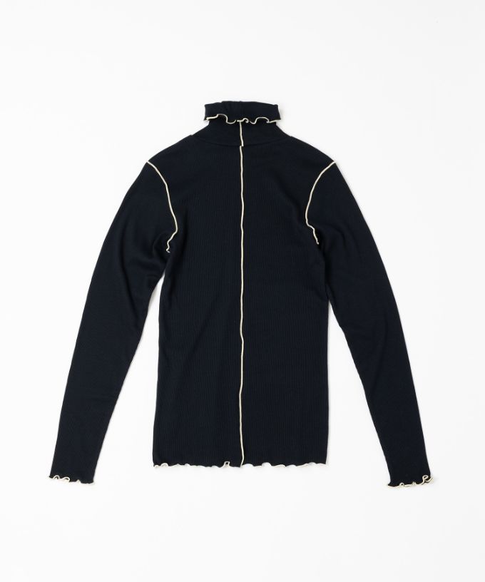 メリダタートル・Ｄ　メロー仕上げの柔らかなタートルネック