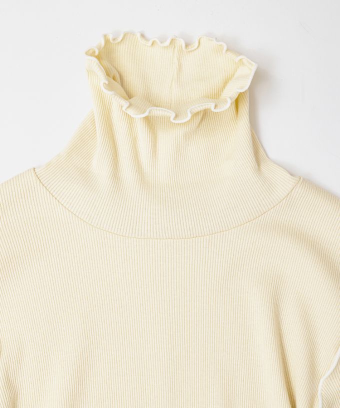 メリダタートル・Ｄ　メロー仕上げの柔らかなタートルネック