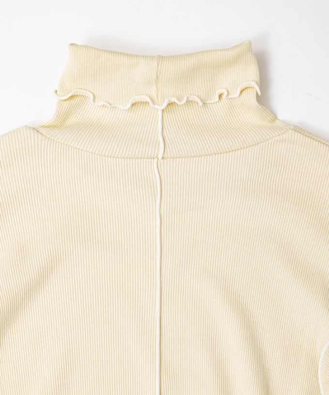 メリダタートル・Ｄ　メロー仕上げの柔らかなタートルネック