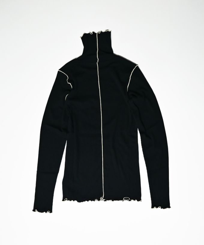 メリダタートル・Ｄ　メロー仕上げの柔らかなタートルネック