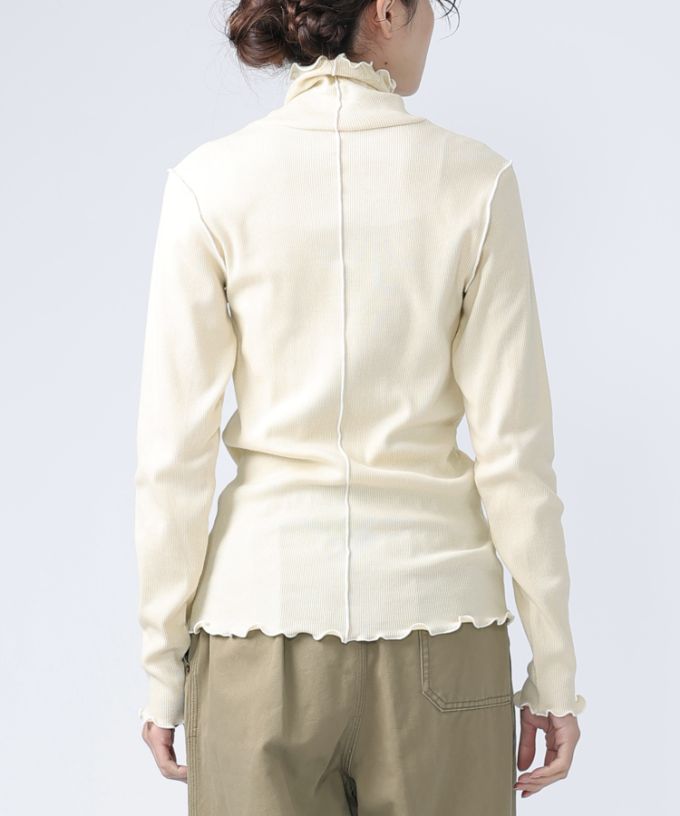 メリダタートル・Ｄ　メロー仕上げの柔らかなタートルネック