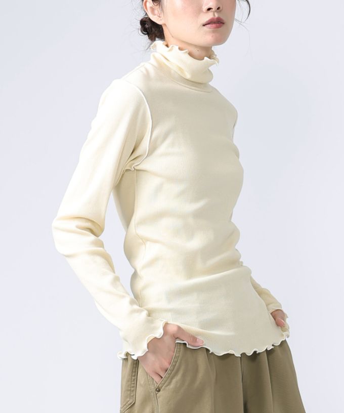 メリダタートル・Ｄ　メロー仕上げの柔らかなタートルネック