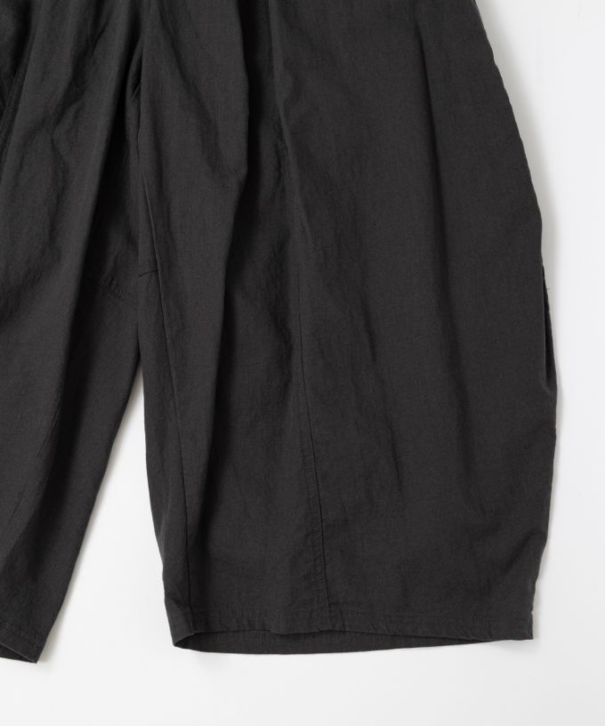 ラッカーパンツR　綿麻のコクーンシルエットパンツ