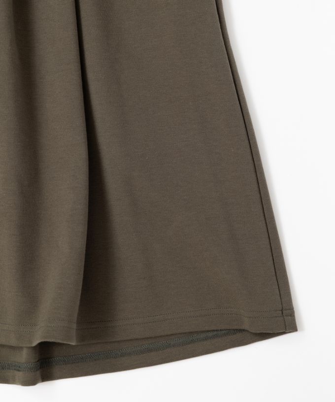 ジネット　ストレッチポンチ素材の切り替えタックチュニック