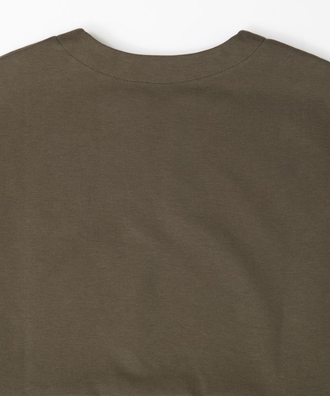 ジネット　ストレッチポンチ素材の切り替えタックチュニック