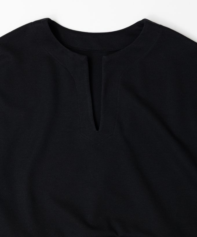 ジネット ストレッチポンチ素材の切り替えタックワンピース/ITEM