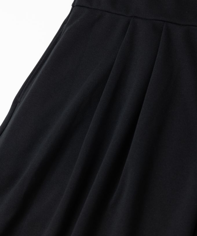 ジネット　ストレッチポンチ素材の切り替えタックチュニック