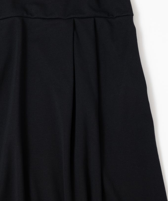 ジネット　ストレッチポンチ素材の切り替えタックチュニック