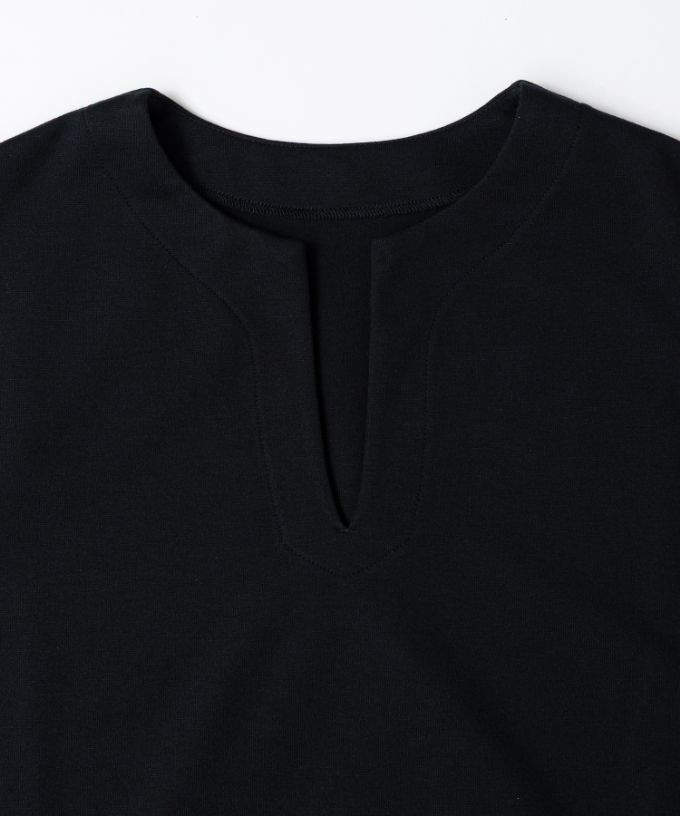 ジネット　ストレッチポンチ素材の切り替えタックチュニック