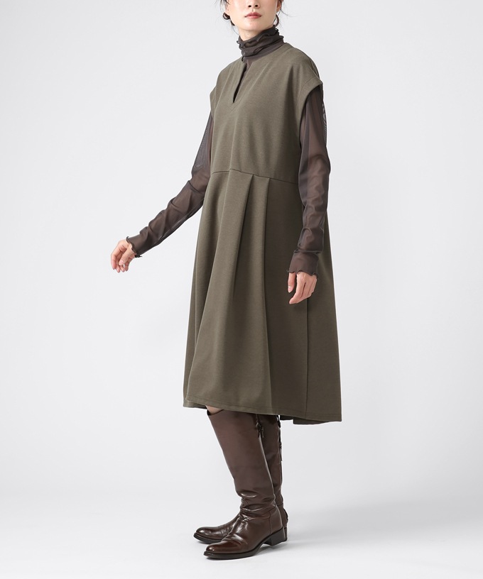 ジネット　ストレッチポンチ素材の切り替えタックチュニック