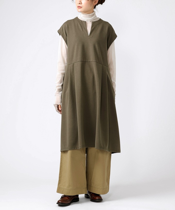 ジネット　ストレッチポンチ素材の切り替えタックチュニック