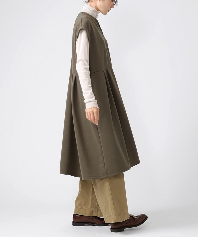 ジネット　ストレッチポンチ素材の切り替えタックチュニック