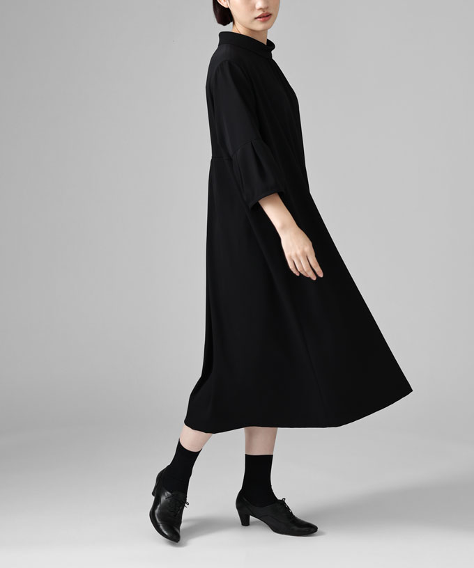 ジェーンドレス [ Chronicle ] ハイネックギャザー襟のブラックドレス