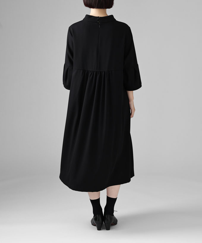 ジェーンドレス [ Chronicle ] ハイネックギャザー襟のブラックドレス