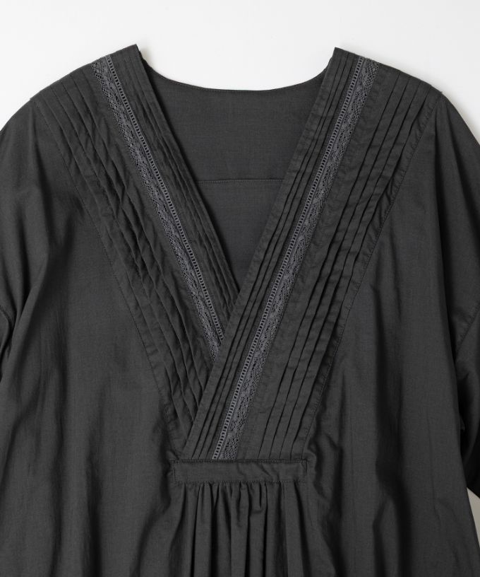 【SALE】ローズドレス　胸元タックと梯子レースのバルーン袖ドレス