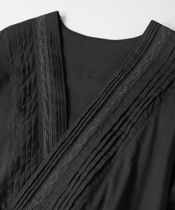 【SALE】ローズドレス　胸元タックと梯子レースのバルーン袖ドレス