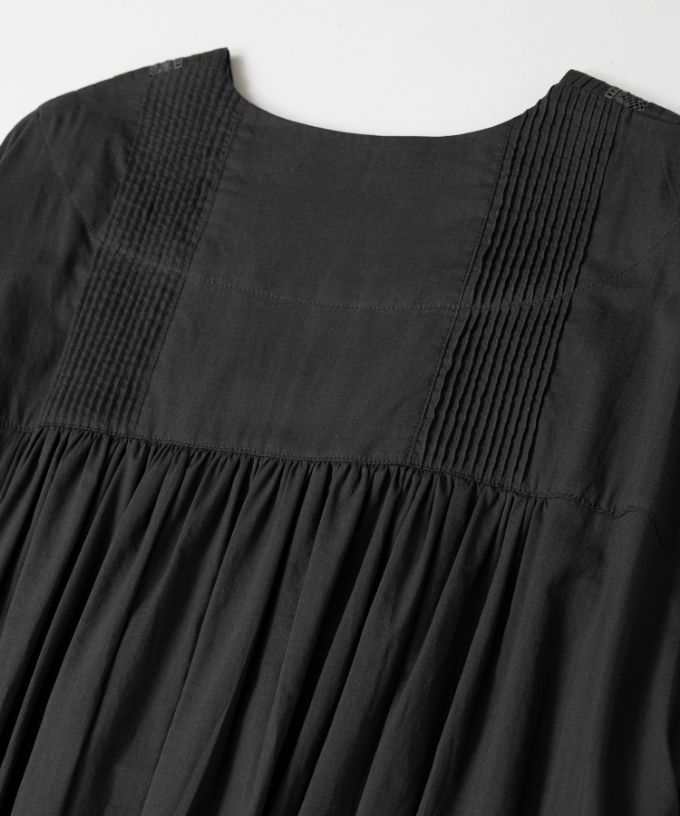 【SALE】ローズドレス　胸元タックと梯子レースのバルーン袖ドレス
