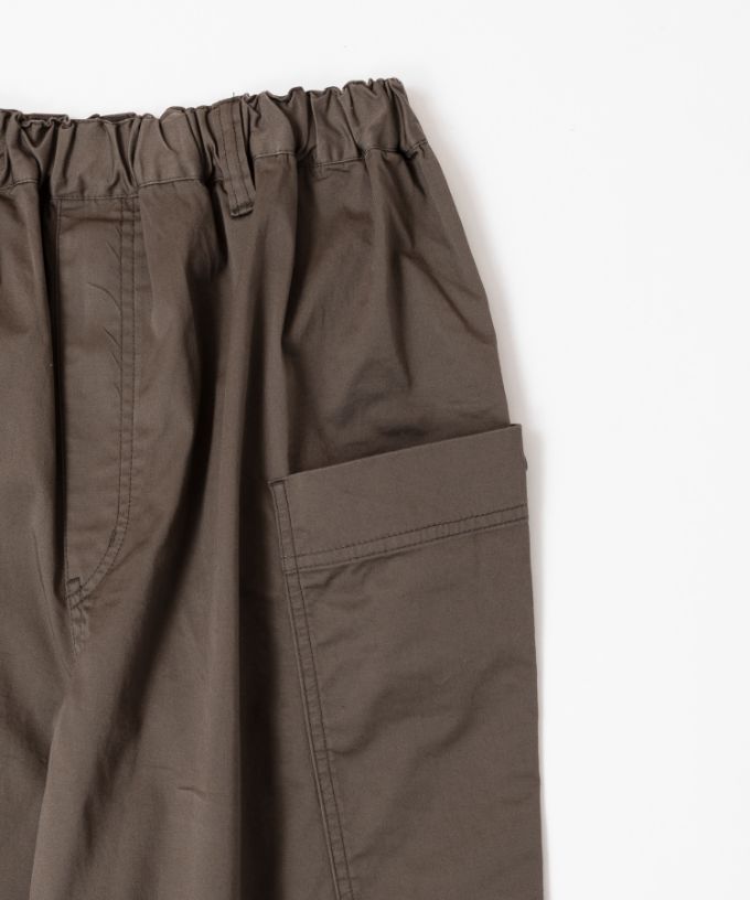 レグパンツ　綿ツイルストレッチのサイドポケットパンツ