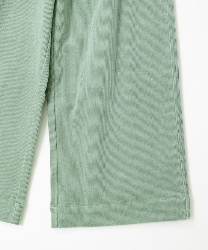 ベルパンツ・F　細コーデュロイ素材のワイドパンツ　