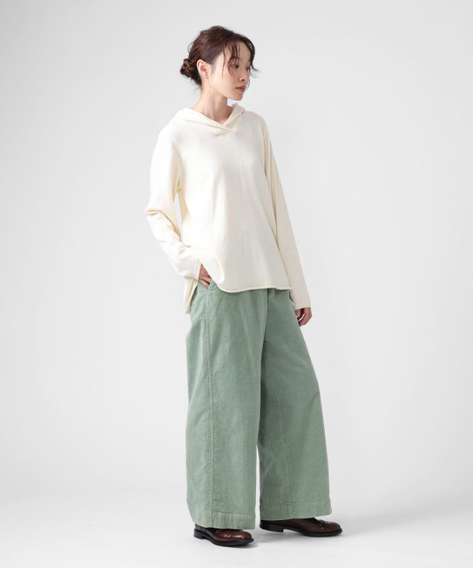 ベルパンツ・F　細コーデュロイ素材のワイドパンツ　