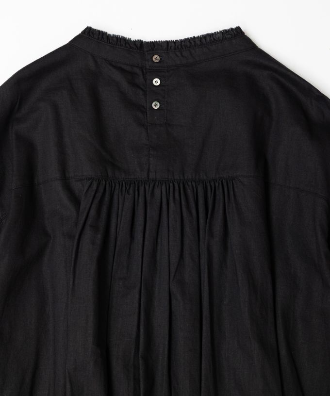 サンドレス　スタンド襟フリルの綿麻ドレス