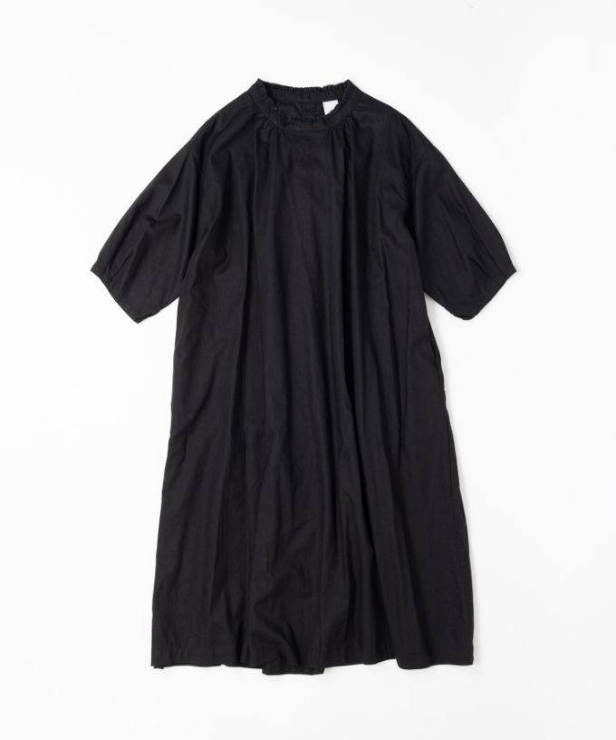 サンドレス　スタンド襟フリルの綿麻ドレス