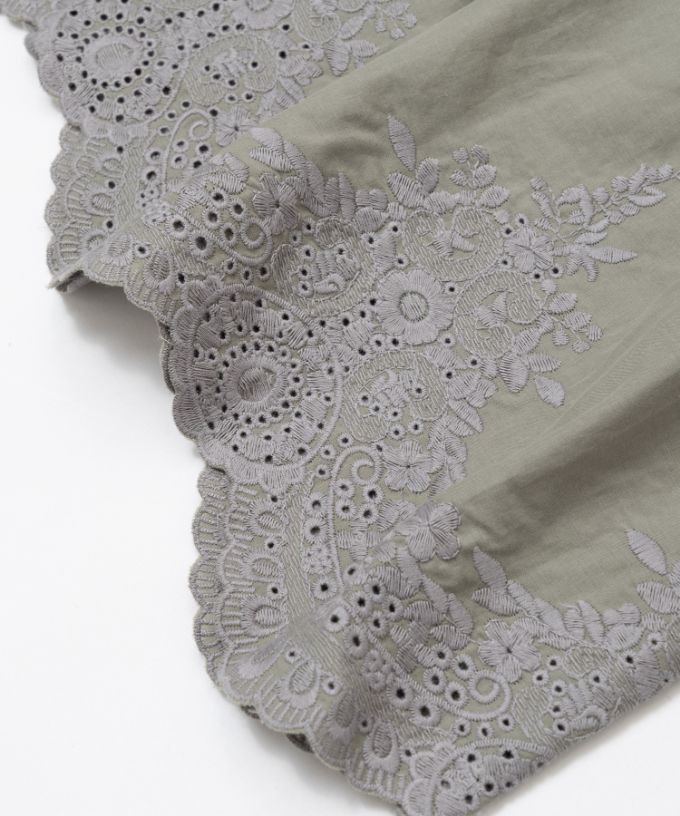 ペチパルセミ・V　カットワーク刺繍レースのレイヤードぺチパンツ　ショート丈