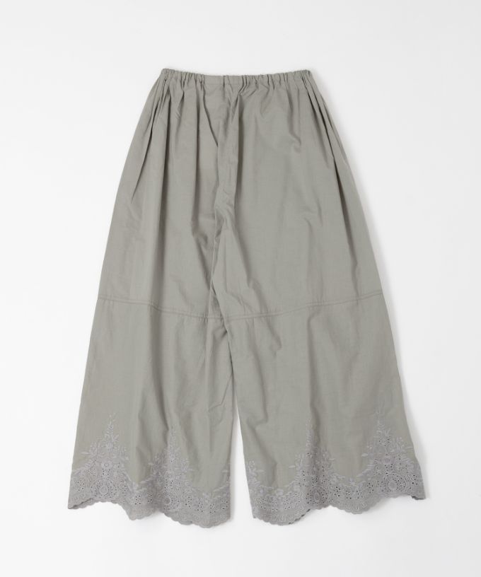 ペチパル・V　カットワーク刺繍レースのレイヤードぺチパンツ
