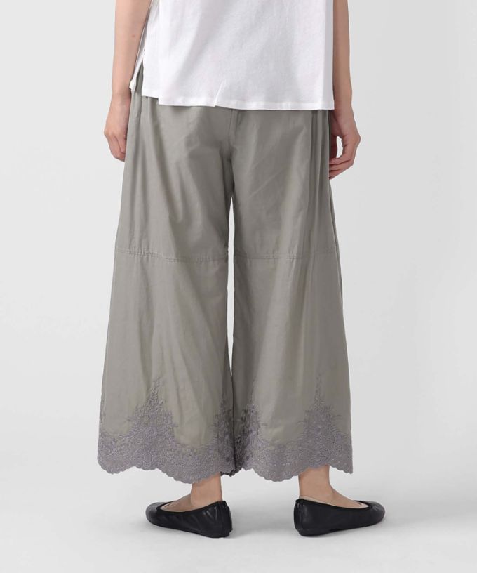 ペチパル・V　カットワーク刺繍レースのレイヤードぺチパンツ