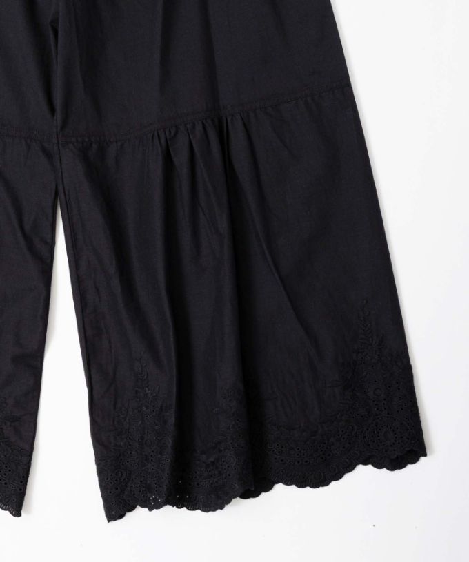 ペチパル・V　カットワーク刺繍レースのレイヤードぺチパンツ