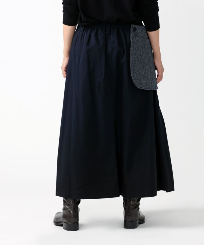メリザスカート　ビッグポケットつきのタックフレアスカート