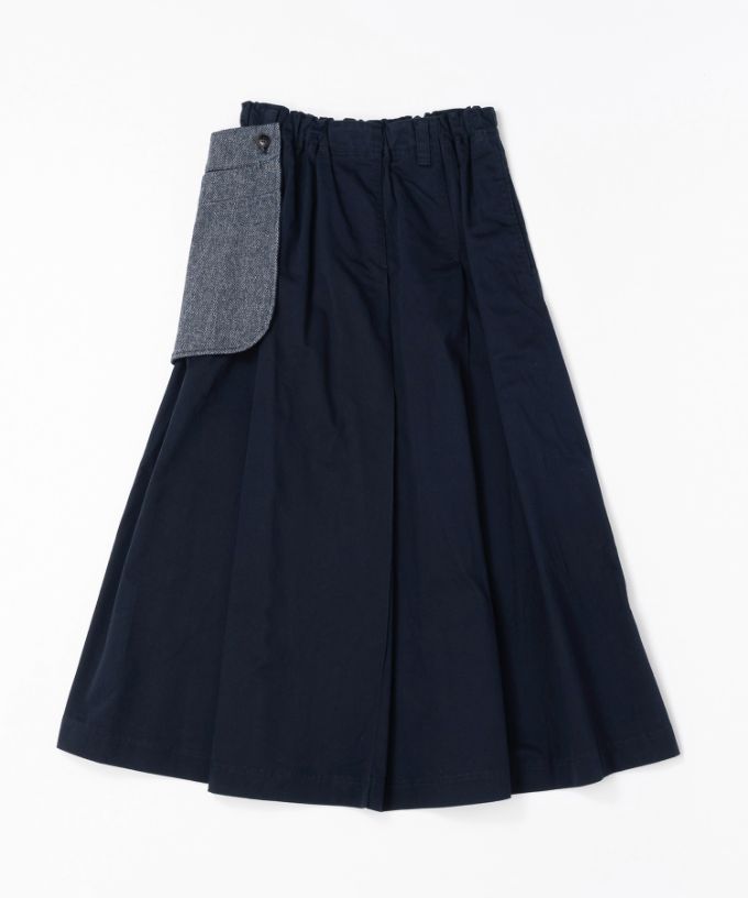 メリザスカート　ビッグポケットつきのタックフレアスカート