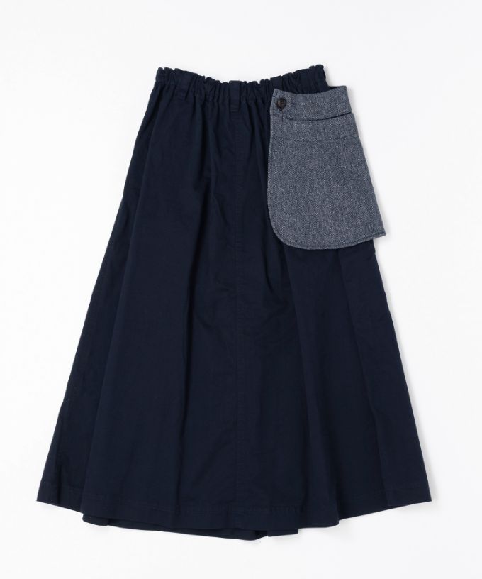 メリザスカート　ビッグポケットつきのタックフレアスカート