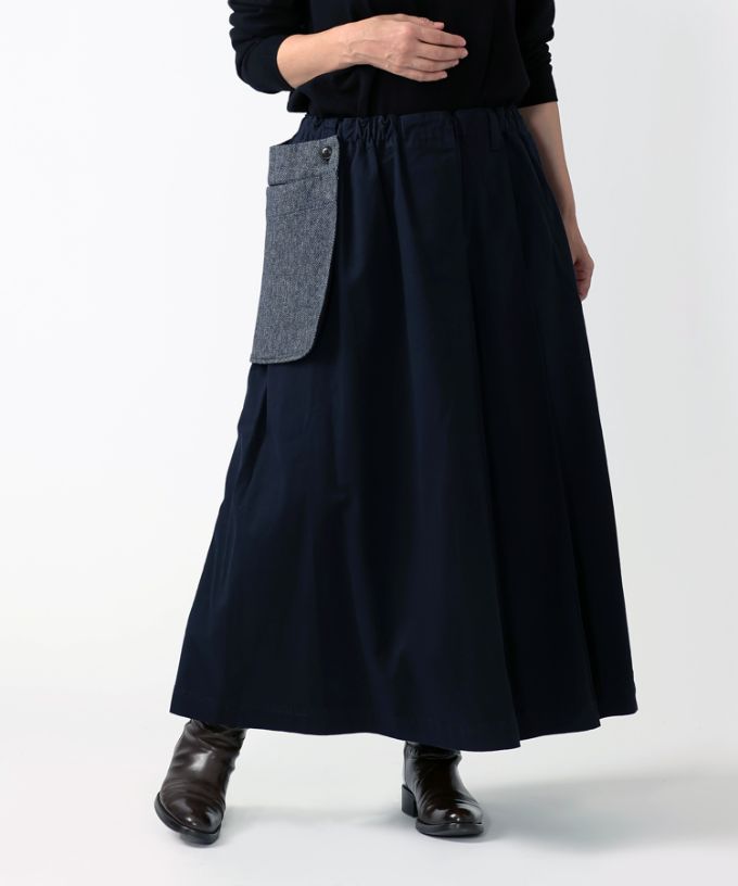 メリザスカート　ビッグポケットつきのタックフレアスカート