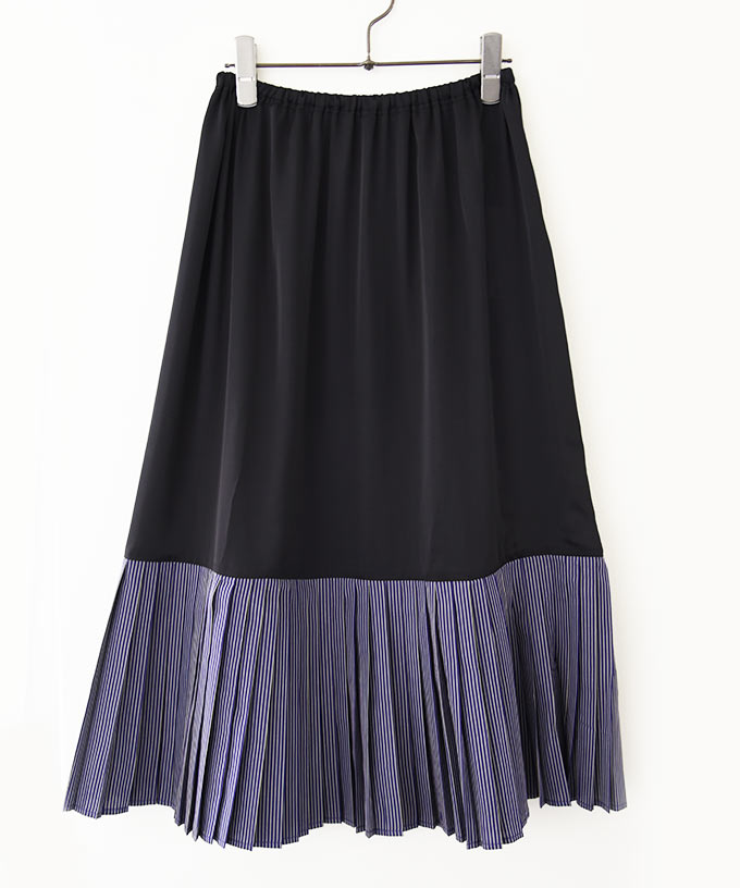 コナスカートF　定番人気の裾プリーツのペチスカート