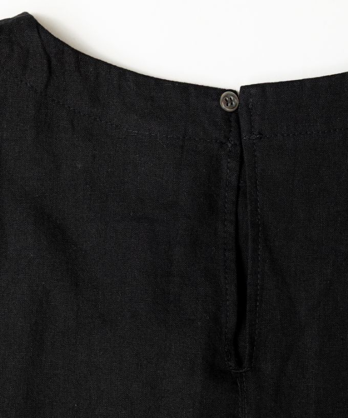 スーザン・B　刺繍をプラスした綿麻ギャザードレス