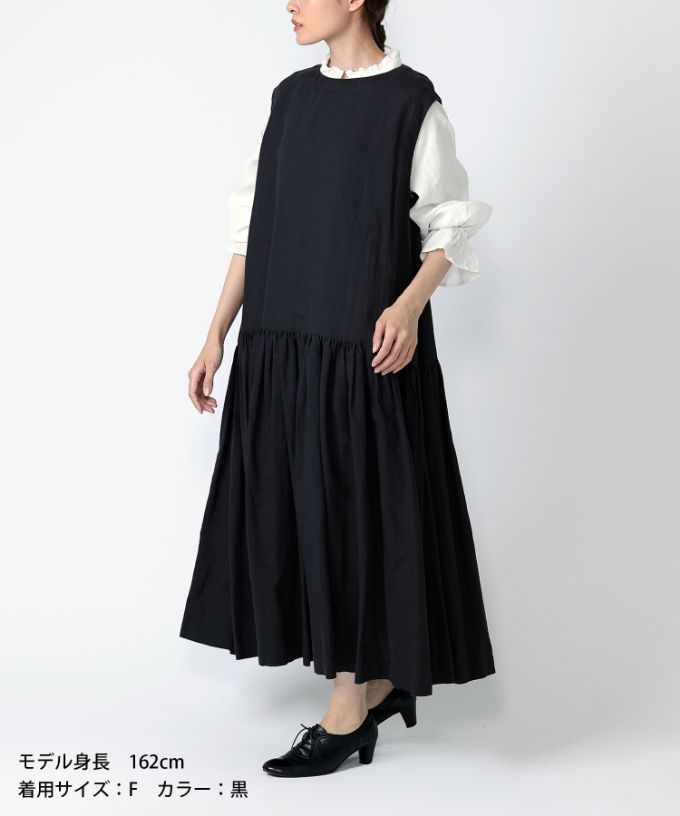 スーザン・B　刺繍をプラスした綿麻ギャザードレス