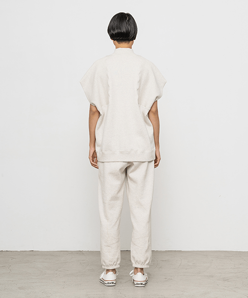 20 SLEEVELESS SWEAT SHIRT