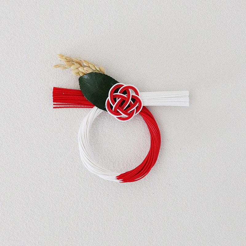 水引デザイナー長浦ちえさんの 水引ミニお正月飾り「紅白さざんか1」 TIER・タイヤー 日本【ネコポスOK】